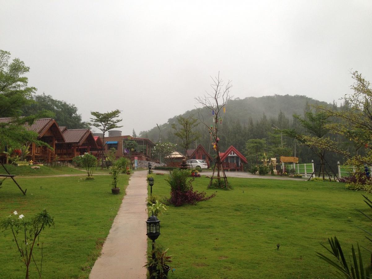 บ้านเรือนไท มวกเหล็ก Ban Ruenthai Muaklek エクステリア 写真